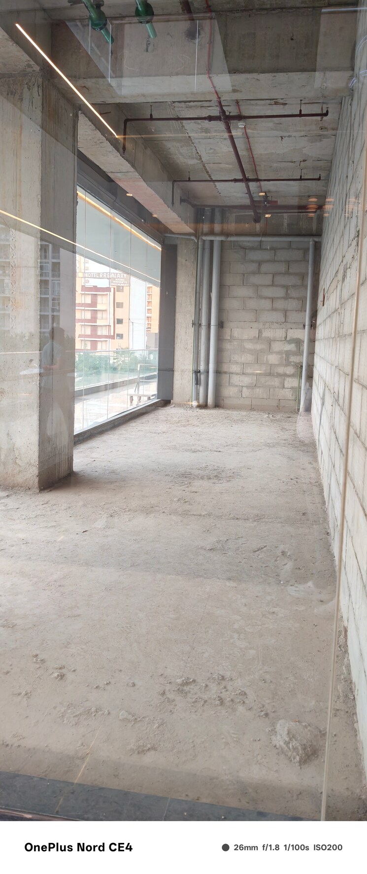  Parking, elan-epic Commercial Shop 1000 Sq.Ft. In Sector 70 Gurgaon 9304726