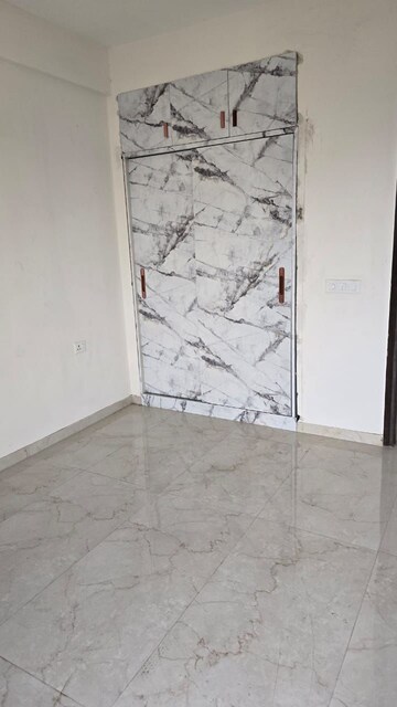 Room in 2 BHK Apartment at Pyramid Urban Homes 3, Sector 67a – for Rent