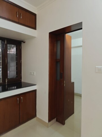 Room in 3 BHK Apartment at Vasant Kunj – for Rent