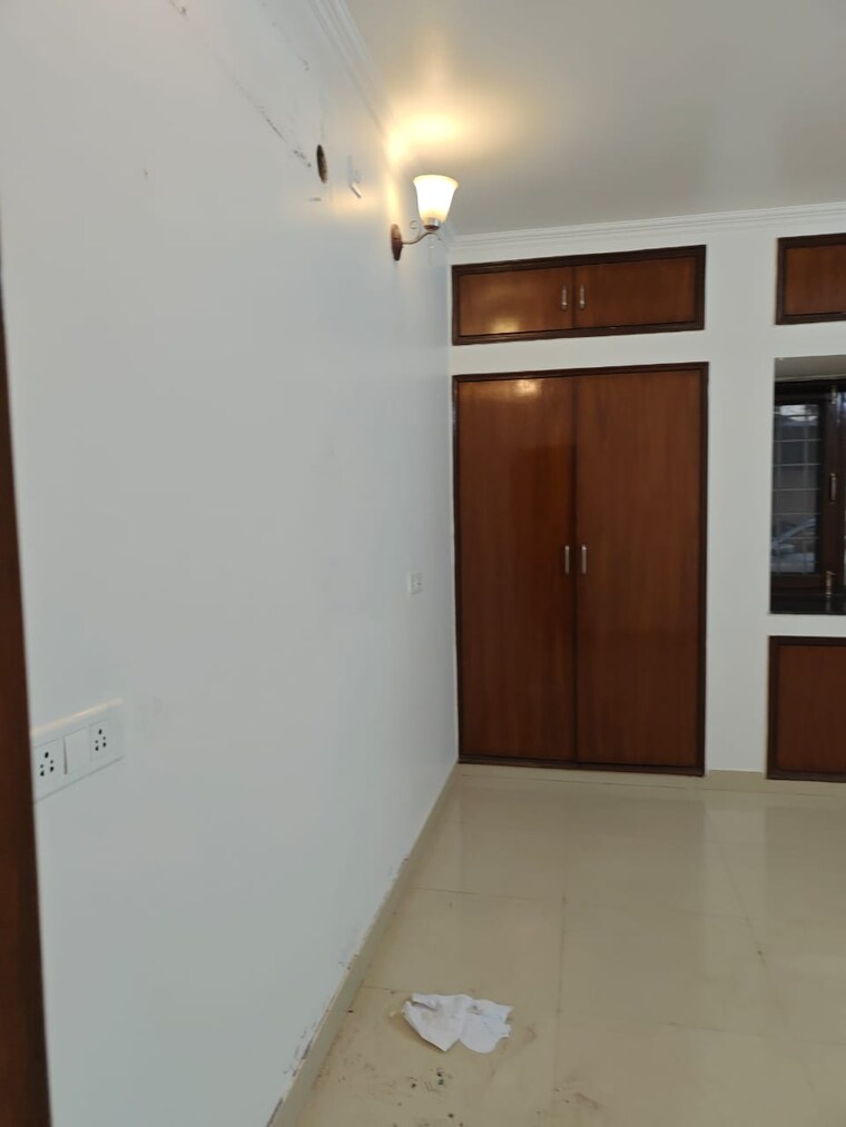 Room, vasant kunj 3 Bedroom 1500 Sq.Ft. Apartment In Vasant Kunj Delhi 9304761