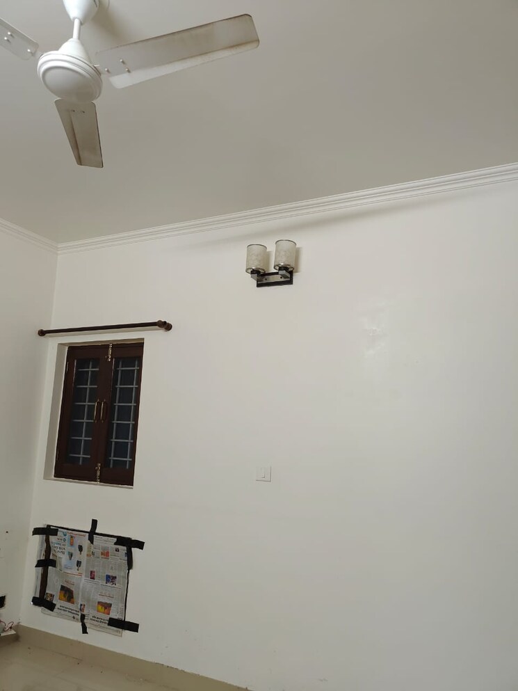 undefined, vasant kunj 3 Bedroom 1500 Sq.Ft. Apartment In Vasant Kunj Delhi 9304761