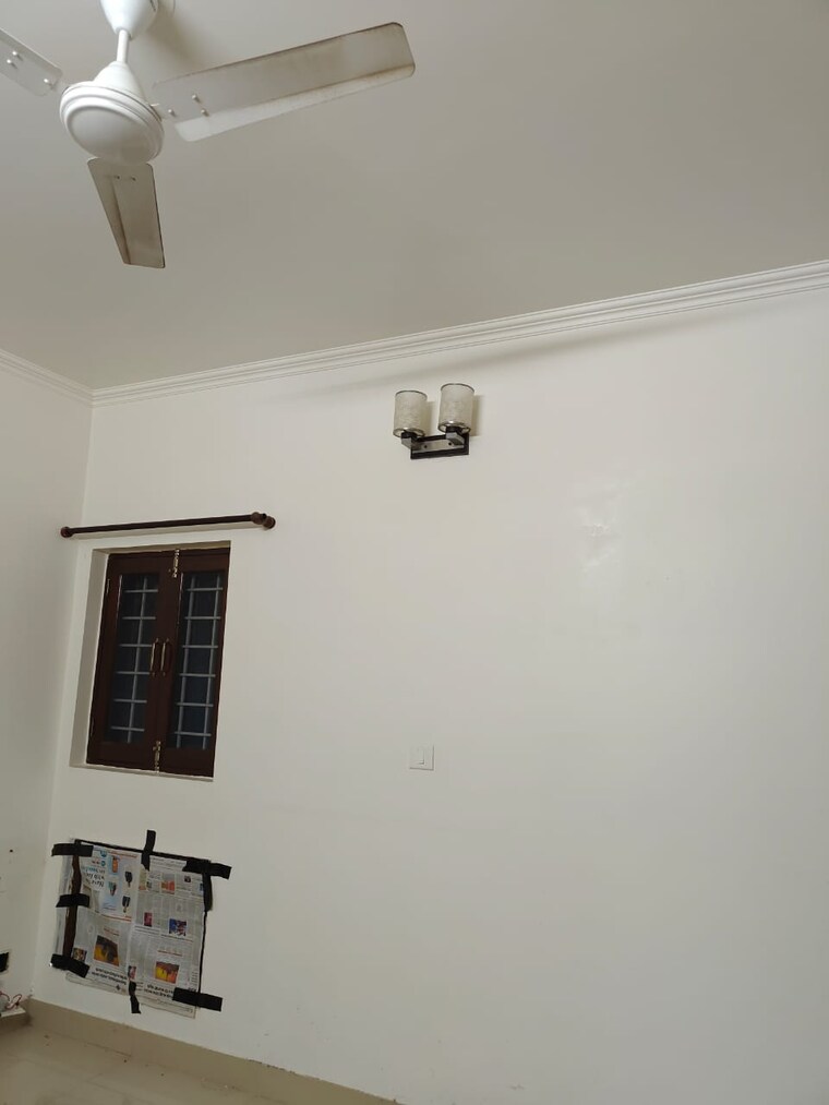 undefined, vasant kunj 3 Bedroom 1500 Sq.Ft. Apartment In Vasant Kunj Delhi 9304761