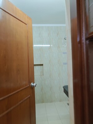 Furnished Amenities in 3 BHK Apartment at Vasant Kunj – for Rent