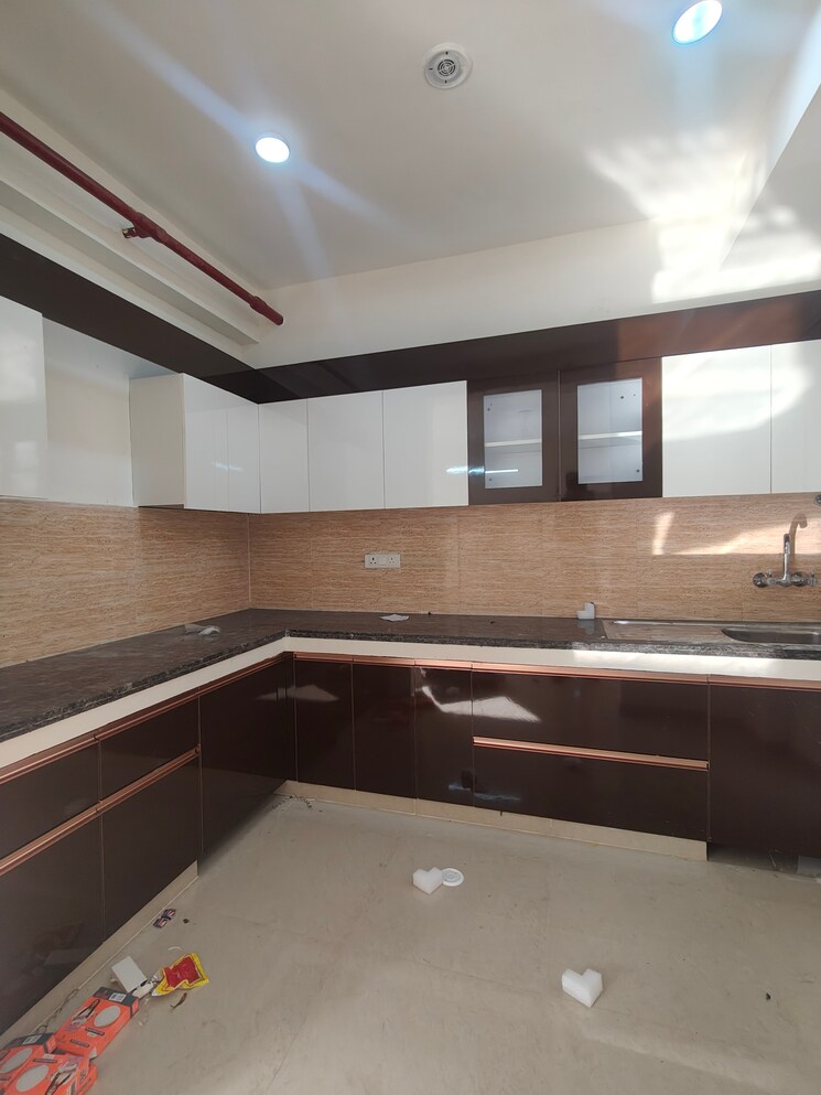 Kitchen, omaxe-residency-ii 3.5 Bedroom 1775 Sq.Ft. Apartment In Gomti Nagar Lucknow 9304785
