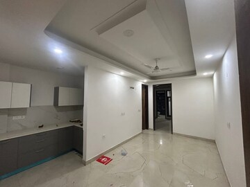 Room in 2 BHK Builder Floor at Saket – for Rent