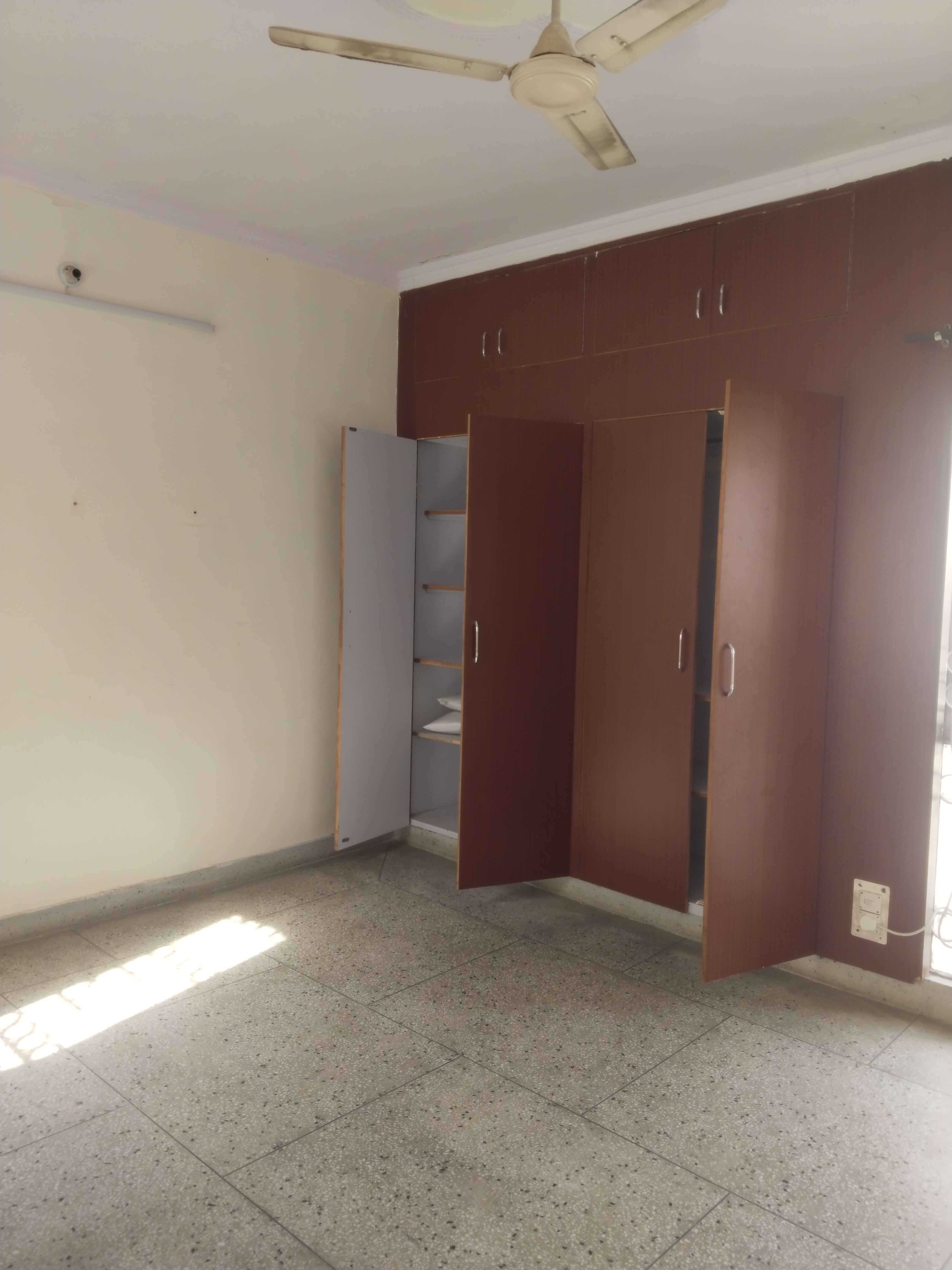 2 BHK + Study Room Apartment For Rent in Sarita Vihar Pocket-J RWA