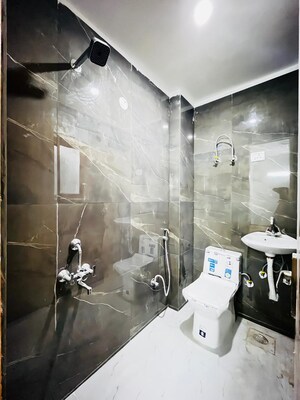 Team Area in 1 BHK Builder Floor at Saket – for Rent