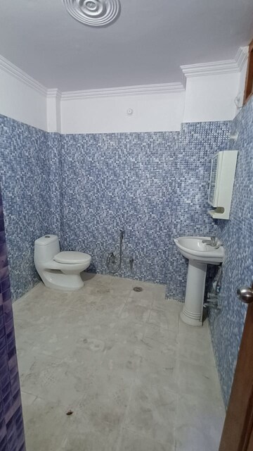 Bathroom in 2 BHK Independent House at Gomti Nagar – for Rent