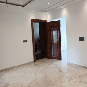 Room in 3 BHK Builder Floor at Godrej Retreat, Sector 83 – for Sale