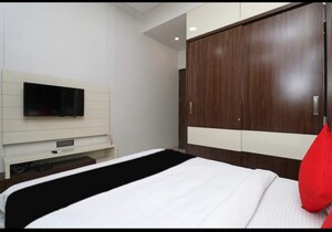 Room in 3 BHK Independent House at Gomti Nagar – for Rent