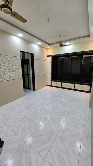 Room in 1 BHK Apartment at Borivali West – for Rent