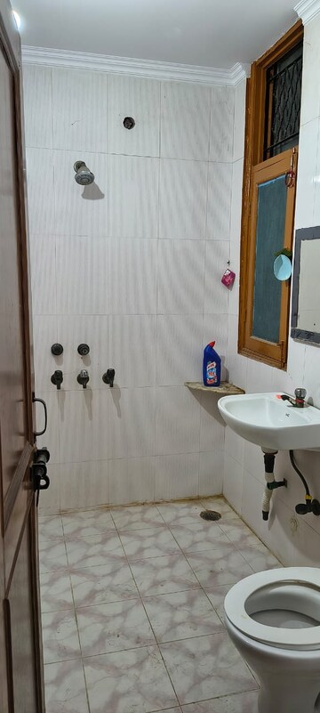 Bathroom in 2 BHK Villa at Sector 48 – for Rent