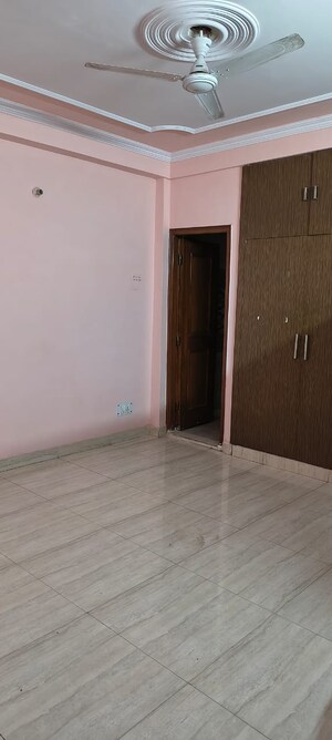 Room in 2 BHK Villa at Sector 48 – for Rent