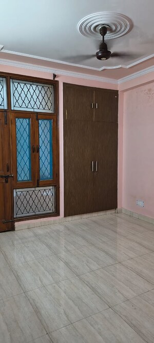 Room in 2 BHK Villa at Sector 48 – for Rent