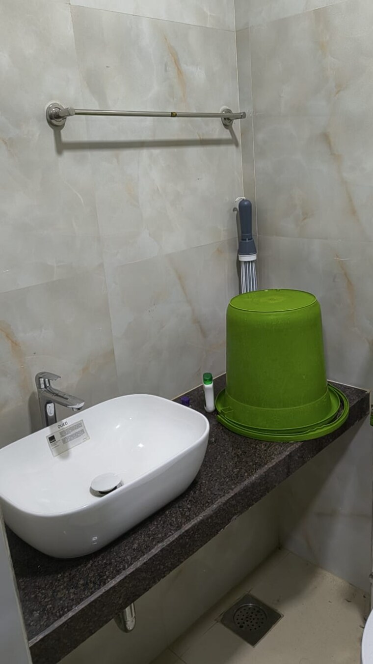 Bathroom, raymond-ten-x-habitat 1 Bedroom 418 Sq.Ft. Apartment In Pokhran Road No Two Thane 9304898