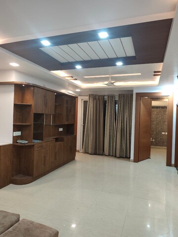Living Room in 3.5 BHK Apartment at Saryu Apartment, Gomti Nagar – for Rent