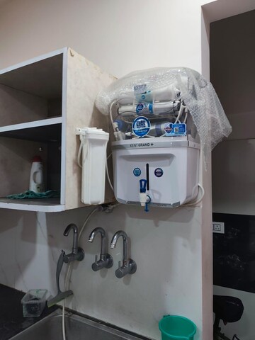 Furnished Amenities in 3.5 BHK Apartment at Saryu Apartment, Gomti Nagar – for Rent