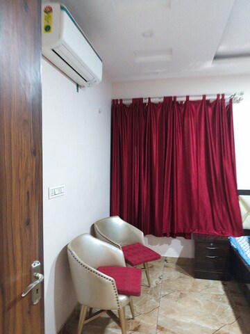 Furnished Amenities in 3.5 BHK Apartment at Saryu Apartment, Gomti Nagar – for Rent
