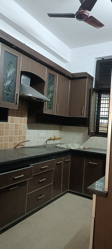 Kitchen in 5 BHK Villa at Sector 41 – for Rent