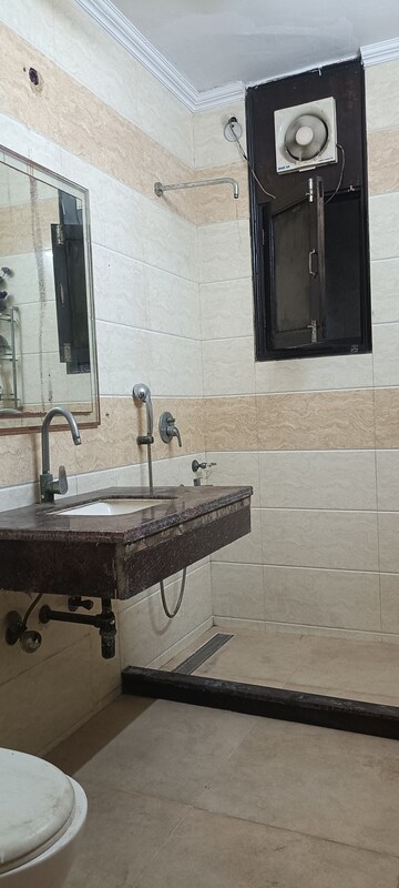 Bathroom in 5 BHK Villa at Sector 41 – for Rent