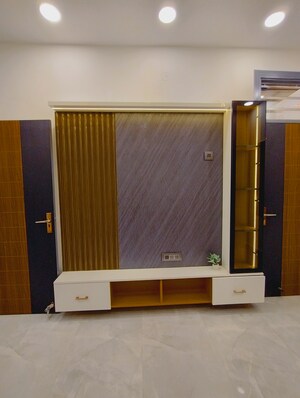 Furnished Amenities in 3 BHK Independent House at Uttam Nagar – for Sale