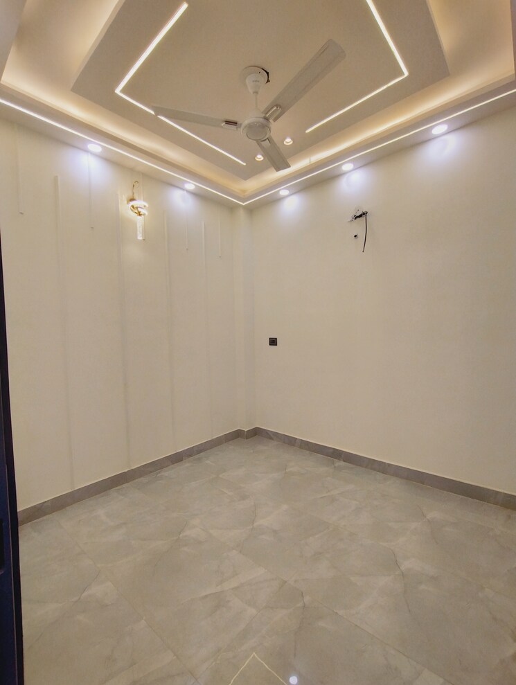 undefined, uttam nagar 3 Bedroom 500 Sq.Ft. Independent House In Uttam Nagar Delhi 9304927