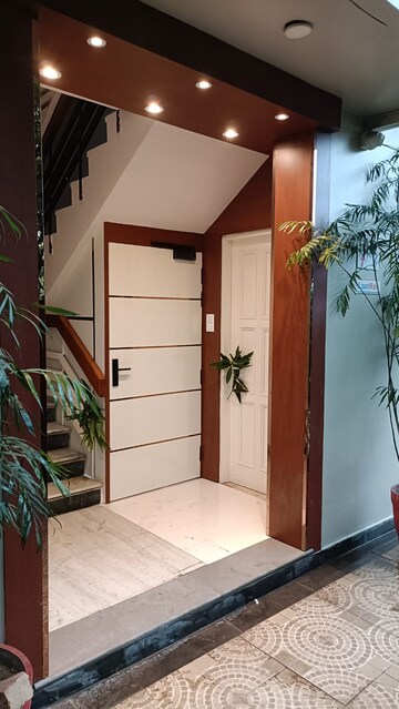   Office Space at Gomti Nagar – for Rent
