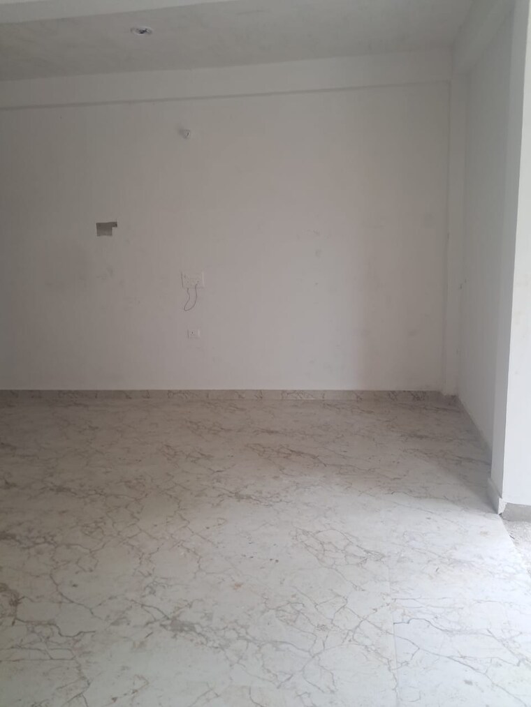 Floor Plan, gomti nagar Commercial Showroom 2000 Sq.Ft. In Gomti Nagar Lucknow 9304942