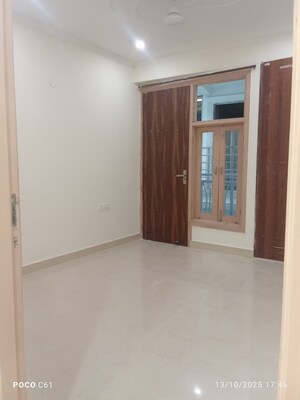 Room in 2 BHK Apartment at Chattarpur – for Rent