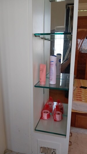 Furnished Amenities in 1.5 BHK Apartment at Vakola – for Rent