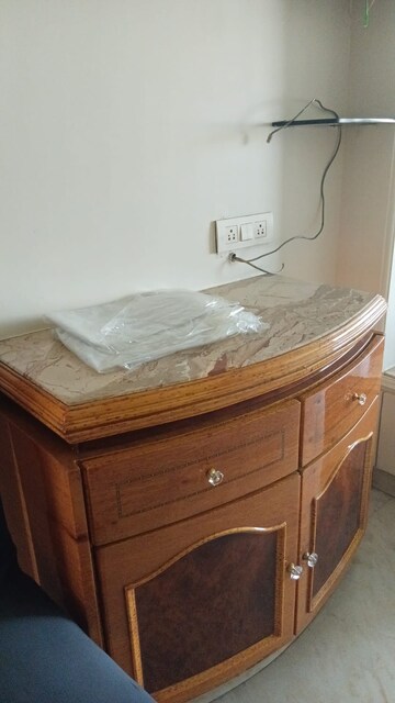 Furnished Amenities in 1.5 BHK Apartment at Vakola – for Rent