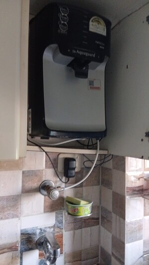 Bathroom in 1.5 BHK Apartment at Vakola – for Rent