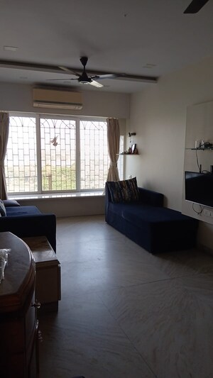 Living Room in 1.5 BHK Apartment at Vakola – for Rent
