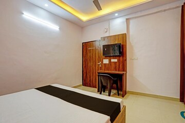 Bedroom in  Pg at Sector 48 – for Rent