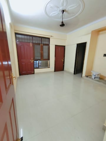 Room in 2 BHK Independent House at Gomti Nagar – for Rent