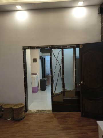 Furnished Amenities in 2 BHK Apartment at Tolaram Building, Chembur – for Rent