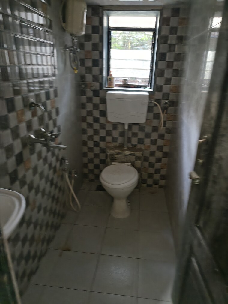 Kitchen, tolaram-building 2 Bedroom 800 Sq.Ft. Apartment In Chembur Mumbai 9305034