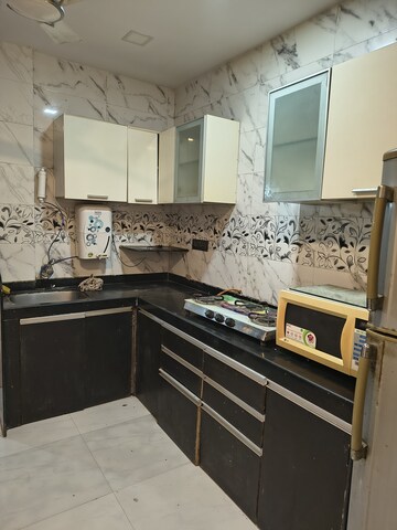 Master Bedroom in 2 BHK Apartment at Tolaram Building, Chembur – for Rent