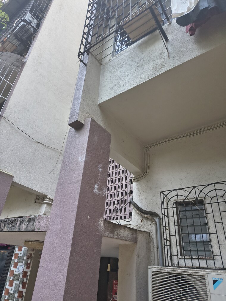 Living Room, tolaram-building 2 Bedroom 800 Sq.Ft. Apartment In Chembur Mumbai 9305034