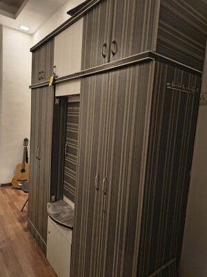 Furnished Amenities in 2 BHK Apartment at Tolaram Building, Chembur – for Rent