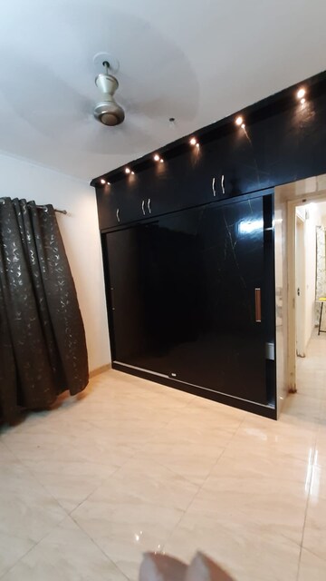 2 BHK Apartment For Rent in Gaur Yamuna City, Gaur Yamuna City