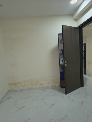 Furnished Amenities in 1.5 BHK Apartment at Ghatkopar East – for Rent