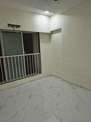 Furnished Amenities in 1.5 BHK Apartment at Ghatkopar East – for Rent