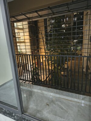 Balcony in 1.5 BHK Apartment at Ghatkopar East – for Rent