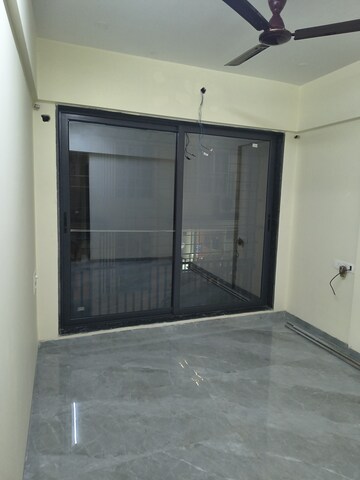 Furnished Amenities in 1.5 BHK Apartment at Ghatkopar East – for Rent