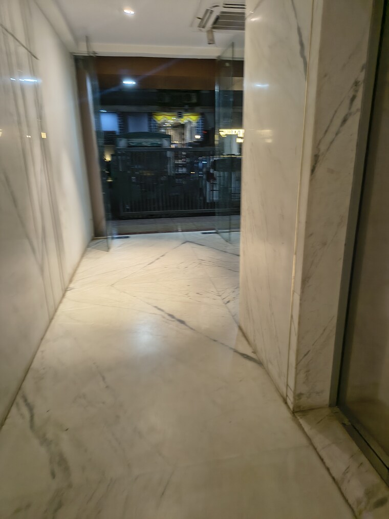 Room, ghatkopar east 1.5 Bedroom 530 Sq.Ft. Apartment In Ghatkopar East Mumbai 9305050