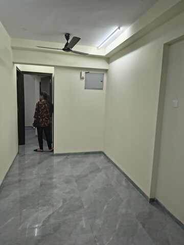 Furnished Amenities in 1.5 BHK Apartment at Ghatkopar East – for Rent