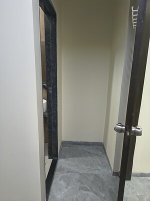 Furnished Amenities in 1.5 BHK Apartment at Ghatkopar East – for Rent