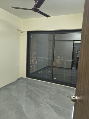 Furnished Amenities in 1.5 BHK Apartment at Ghatkopar East – for Rent
