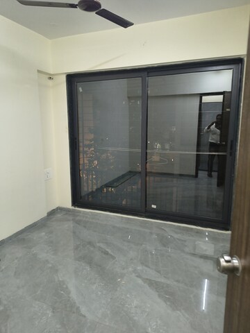 Room in 1.5 BHK Apartment at Ghatkopar East – for Rent